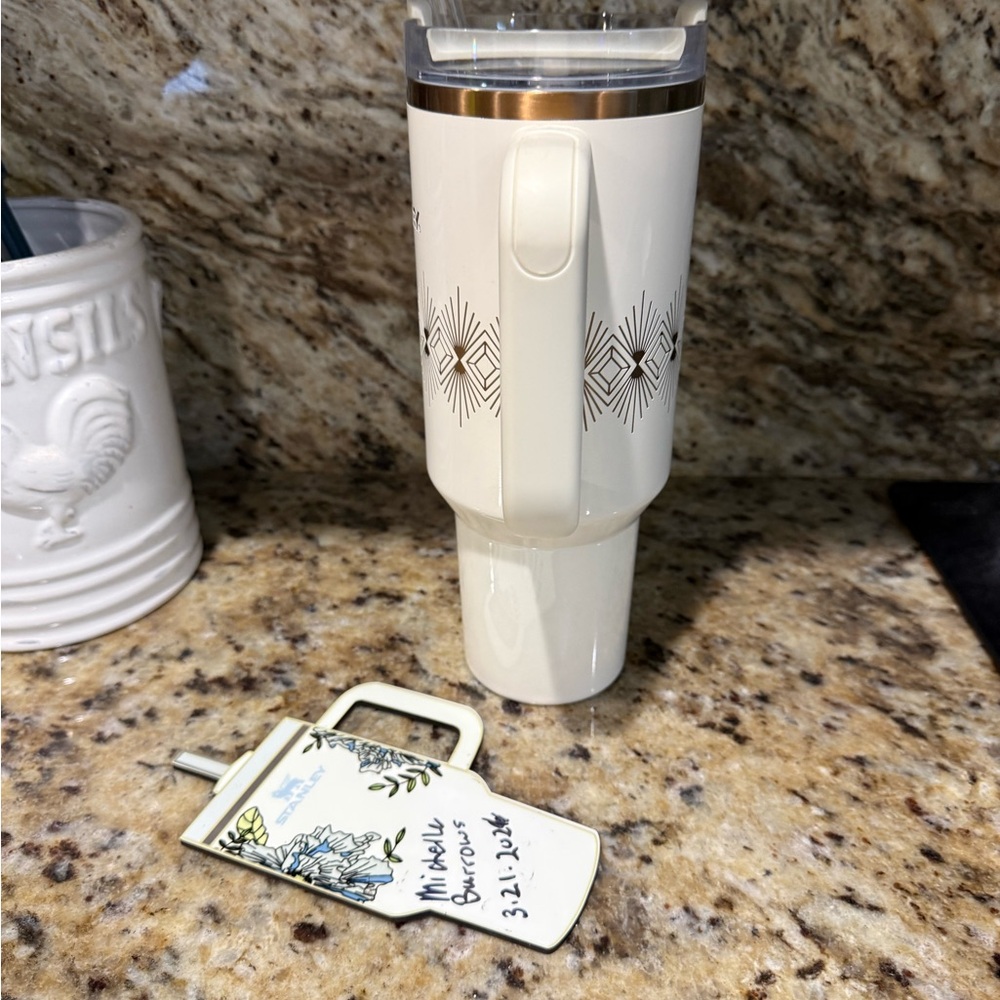 Stanley Cream Deco 40oz - Picture 2 of 7